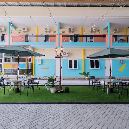 Sans Wm Hotel Blitar Kültér fotó