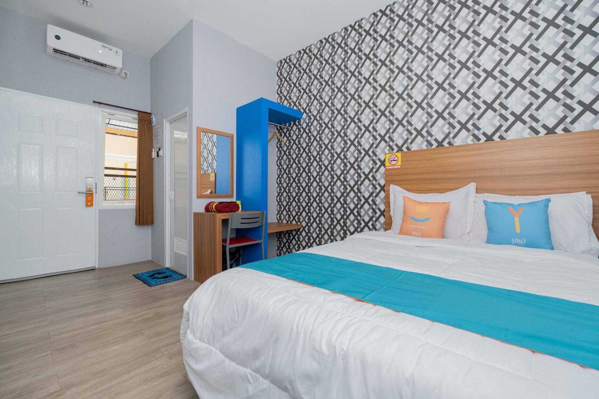 Sans Wm Hotel Blitar Kültér fotó