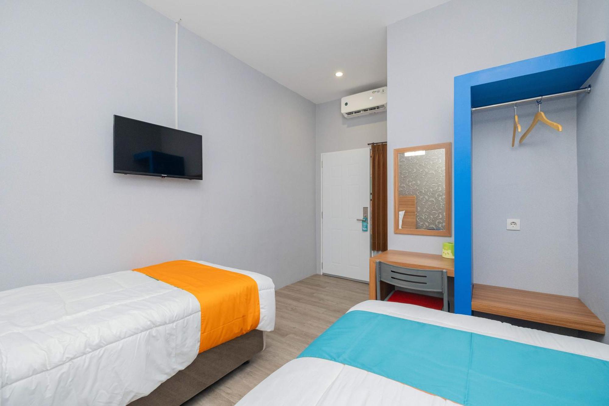 Sans Wm Hotel Blitar Kültér fotó