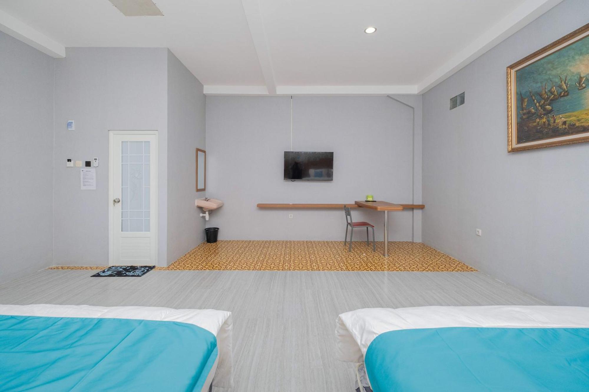 Sans Wm Hotel Blitar Kültér fotó