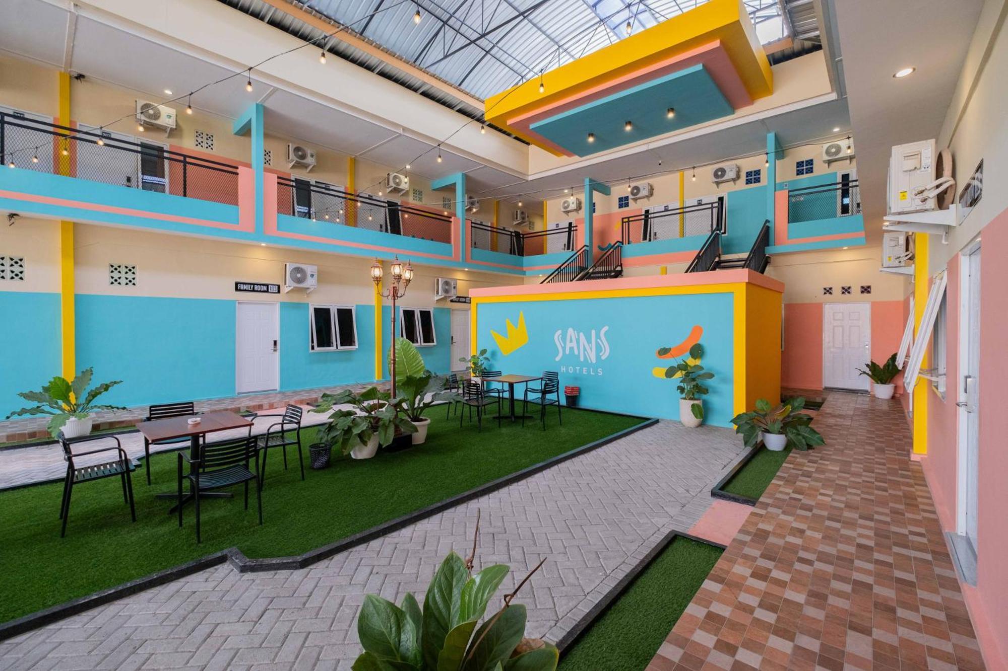 Sans Wm Hotel Blitar Kültér fotó