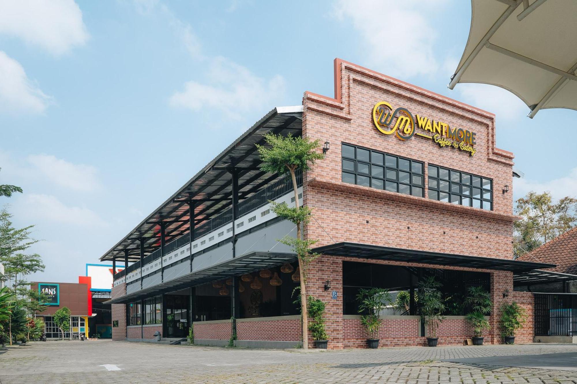 Sans Wm Hotel Blitar Kültér fotó